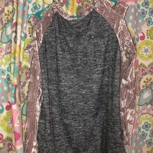 very cute grey sweater with pink velvet sleeves